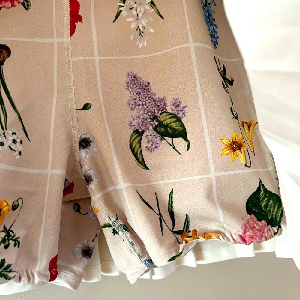 NWOT Tuckernuck Tnuck sport White and Fresh Buds 15 Inch pleated Tennis Skirt xs - Picture 7 of 8